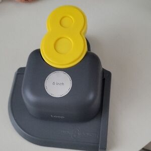 We R Memory Keepers Mini 7 Punch (Loop)